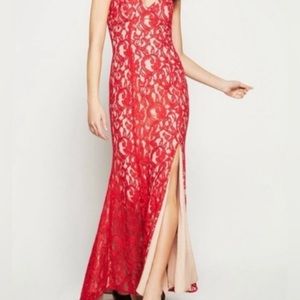BNWT BCBG Generation Lace Sleeveless Long Gown in Amaranth US 6